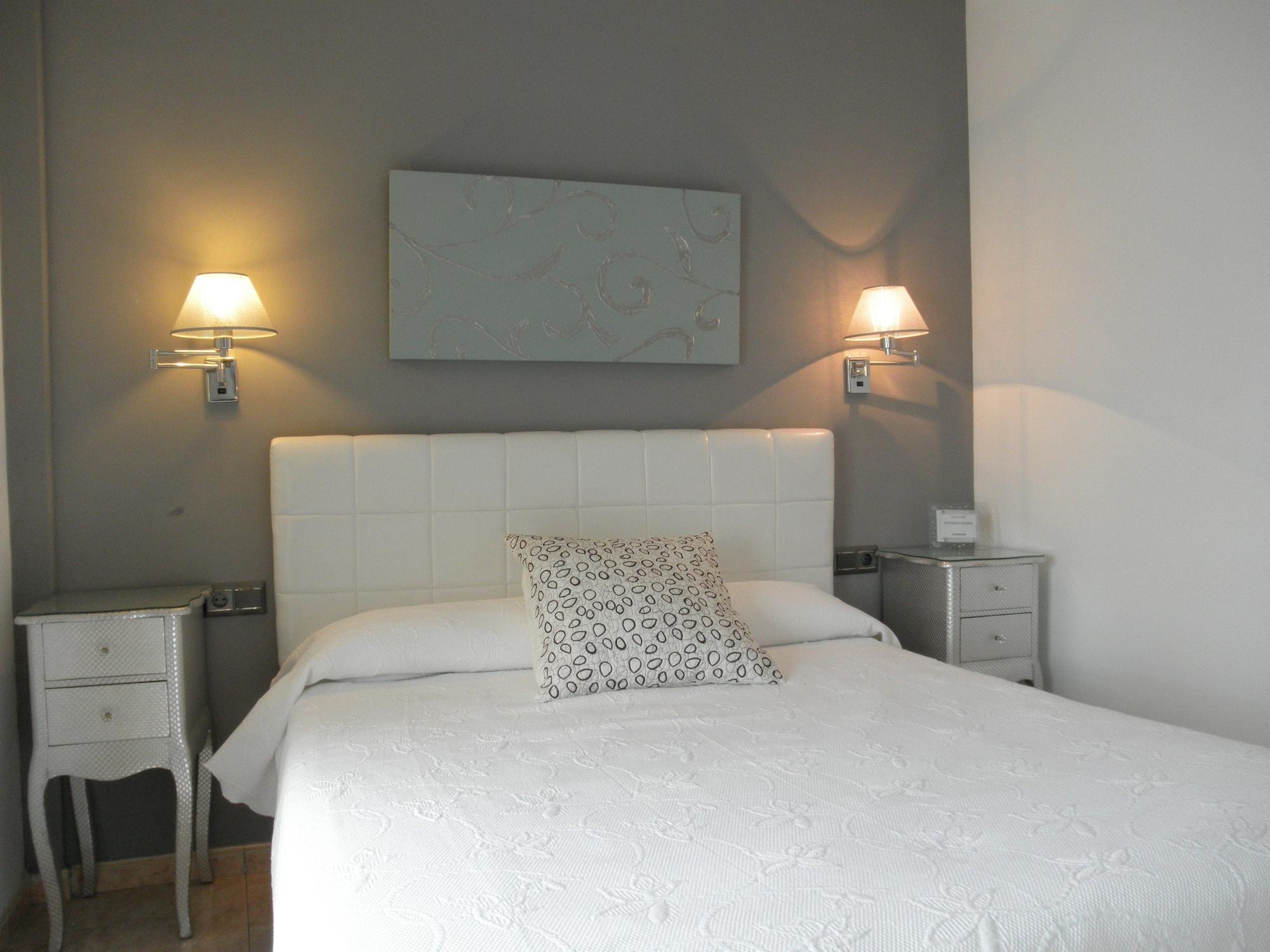 Apartamentos Abril Nerja Exterior photo