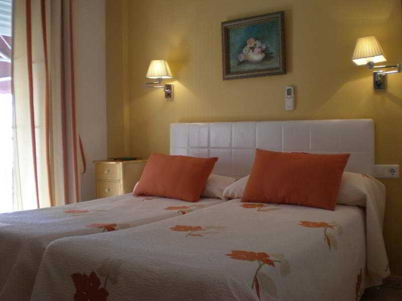 Apartamentos Abril Nerja Room photo